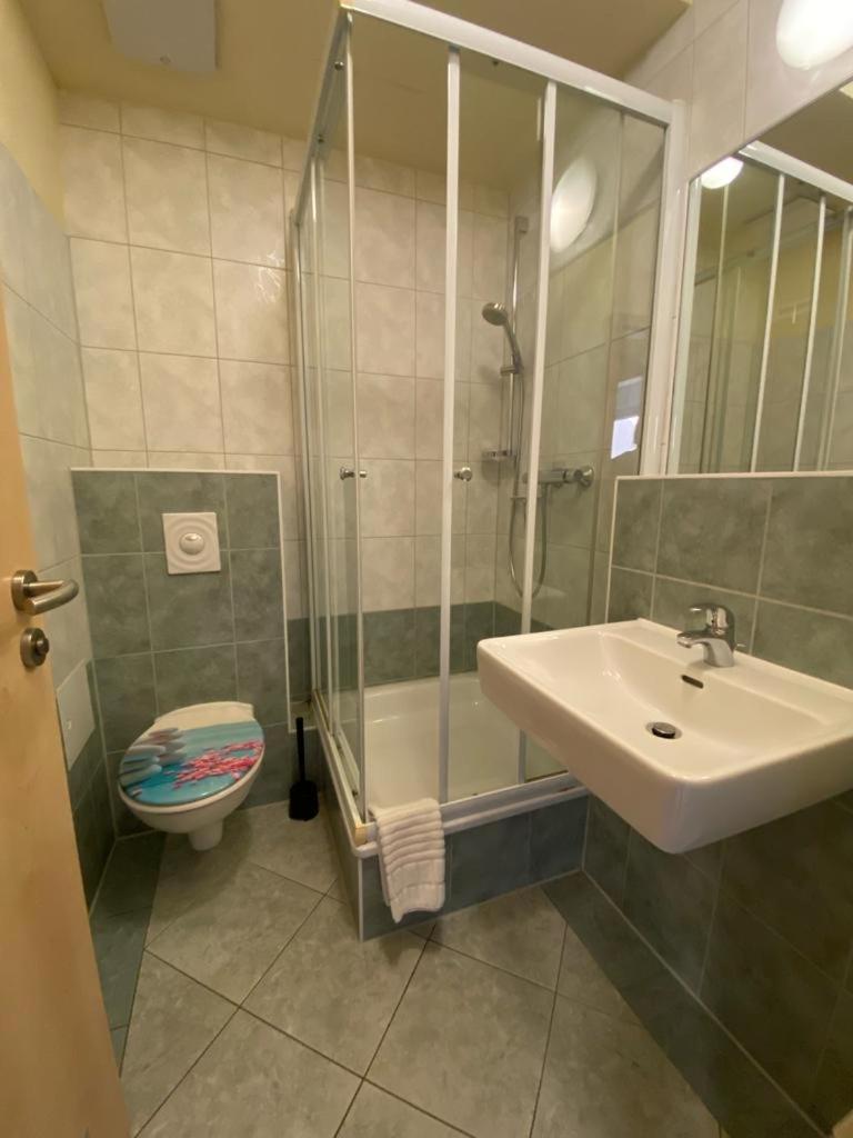 Apartments In Der Kopenhagener Strasse ロストック エクステリア 写真